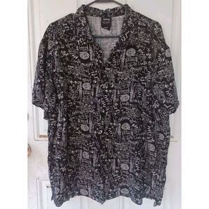 Disney Our Universe Cruella Skulls ButtonUp shirt Hawaiian Mens L Gothic AOP Blk